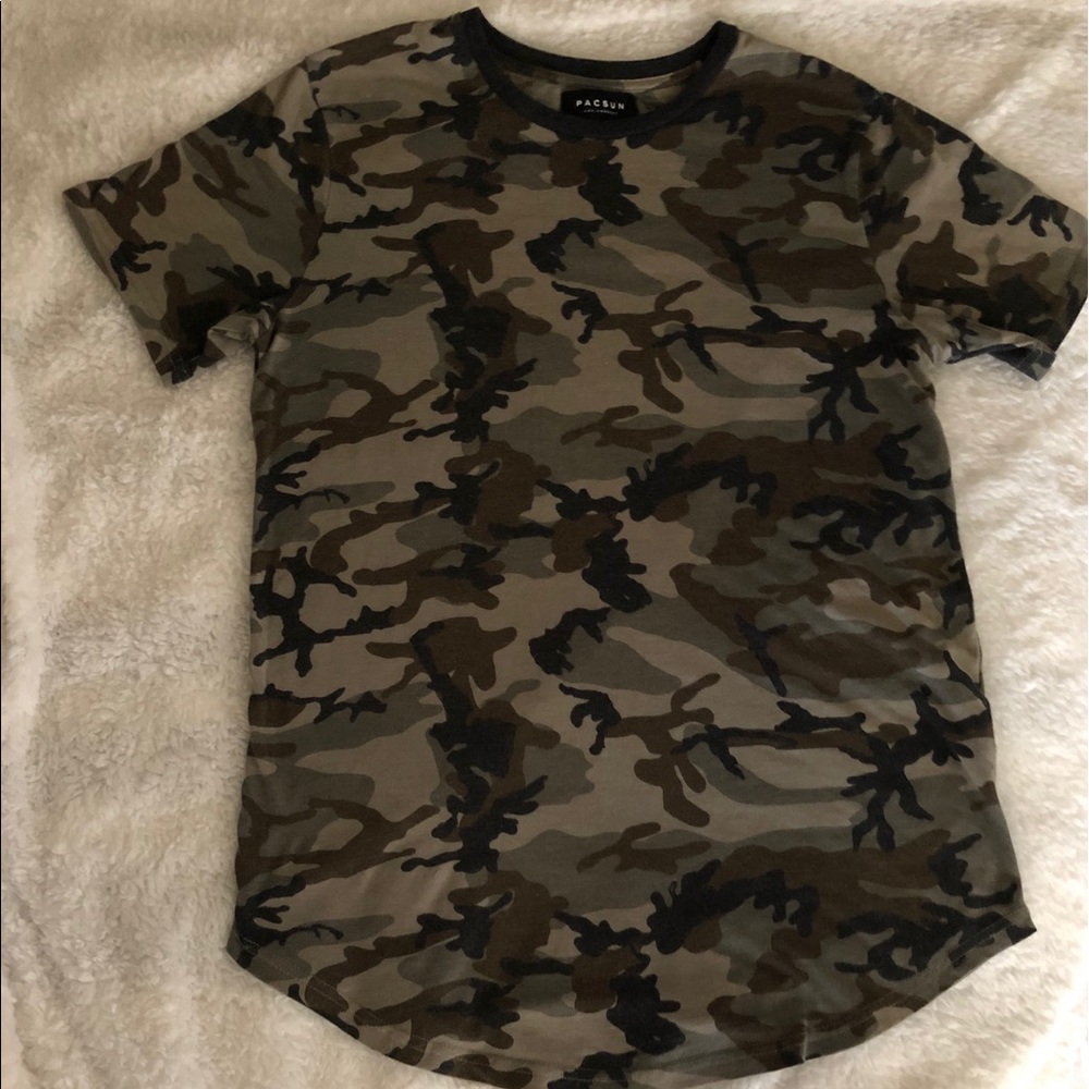 Men’s T-shirt camouflage print size medium